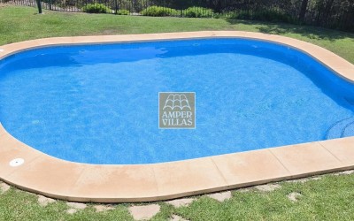 Bonito apartamento, ático, con piscina comunitaria en la sierra de Altea.